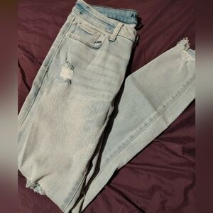 SOLD Arizona Jean Company Light Wash Skinny Jeans with Distressed Details 9
